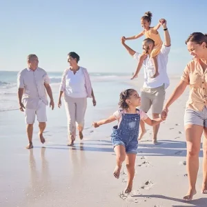 Family reunion in Cancun with family enjoying their time on the beach